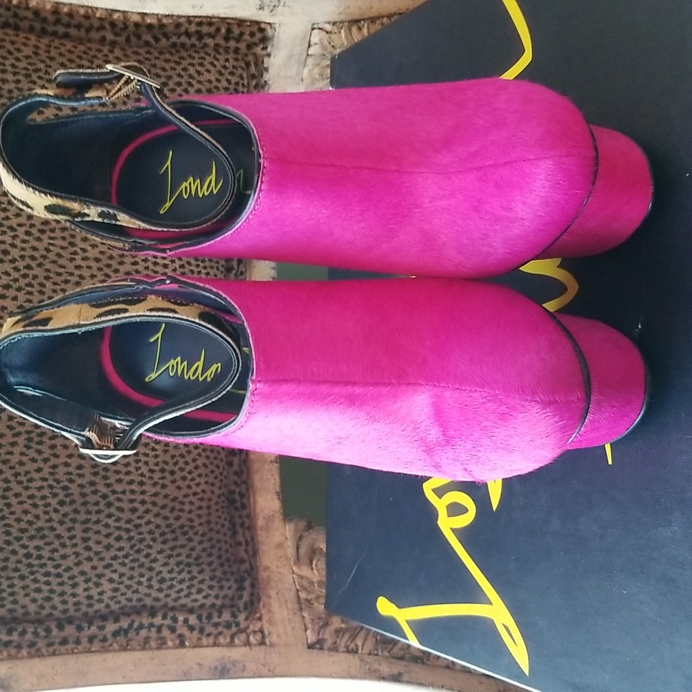 LONDON TRASH PINK WYNNE BOOTIE PLATFORMS  Size 8